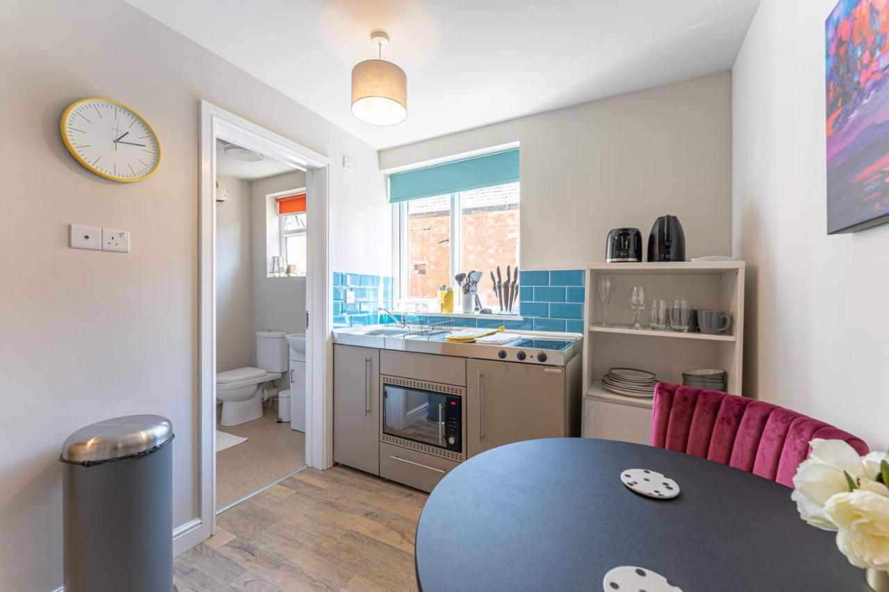 Superb One Bedroom Apartment In Coventry Cv1 *New* Exterior photo